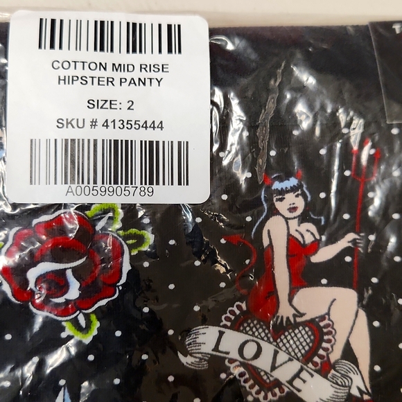 ❤️NWT VINTAGE TORRID HIPSTER PANTY - LOVERS TATTOO HEART PINUP PRINT - PLUS SIZE - Picture 5 of 10